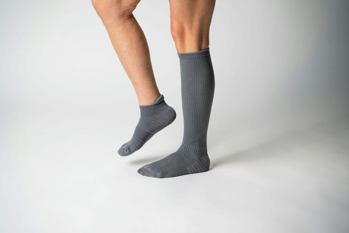 Ankle Compression Socks Vs Knee-High: Which One To Choose Ankle Compression Socks Vs Knee-High: Which One To Choose