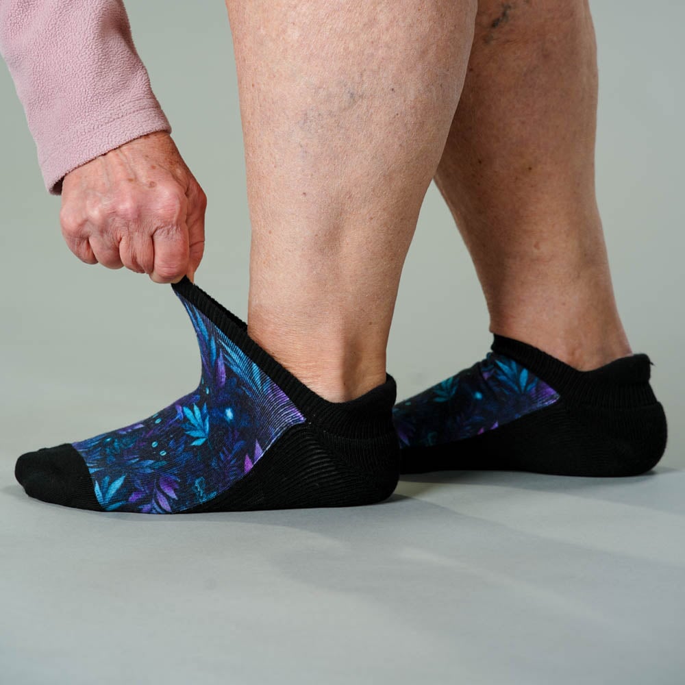 Viasox Mysterious Kitty Ankle Socks detail close-up