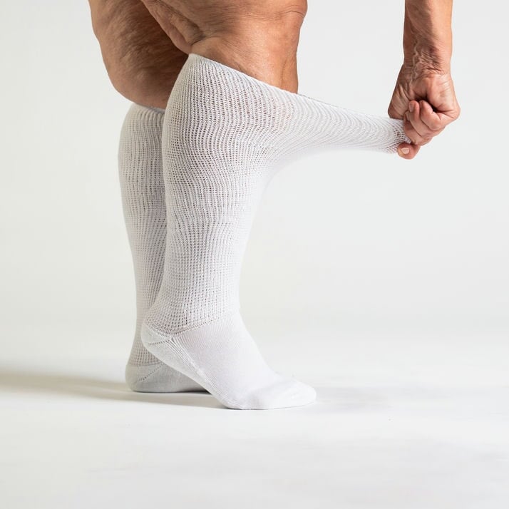 White Non-Binding Diabetic Socks