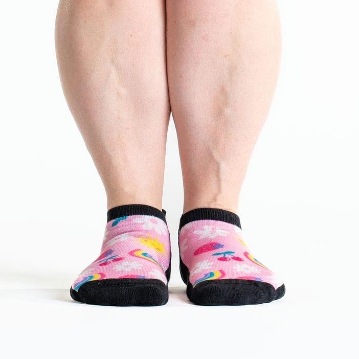 Non-binding rainbow ankle socks