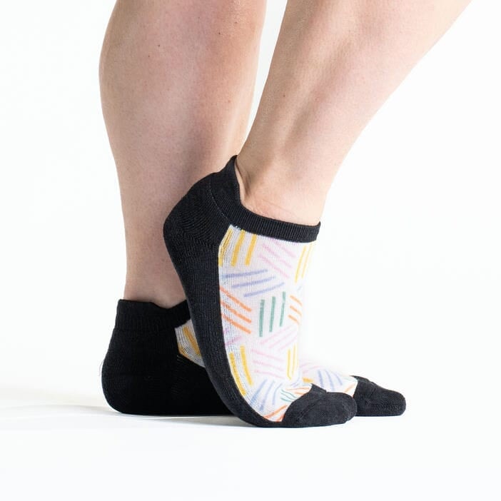 Non-binding pastel ankle socks