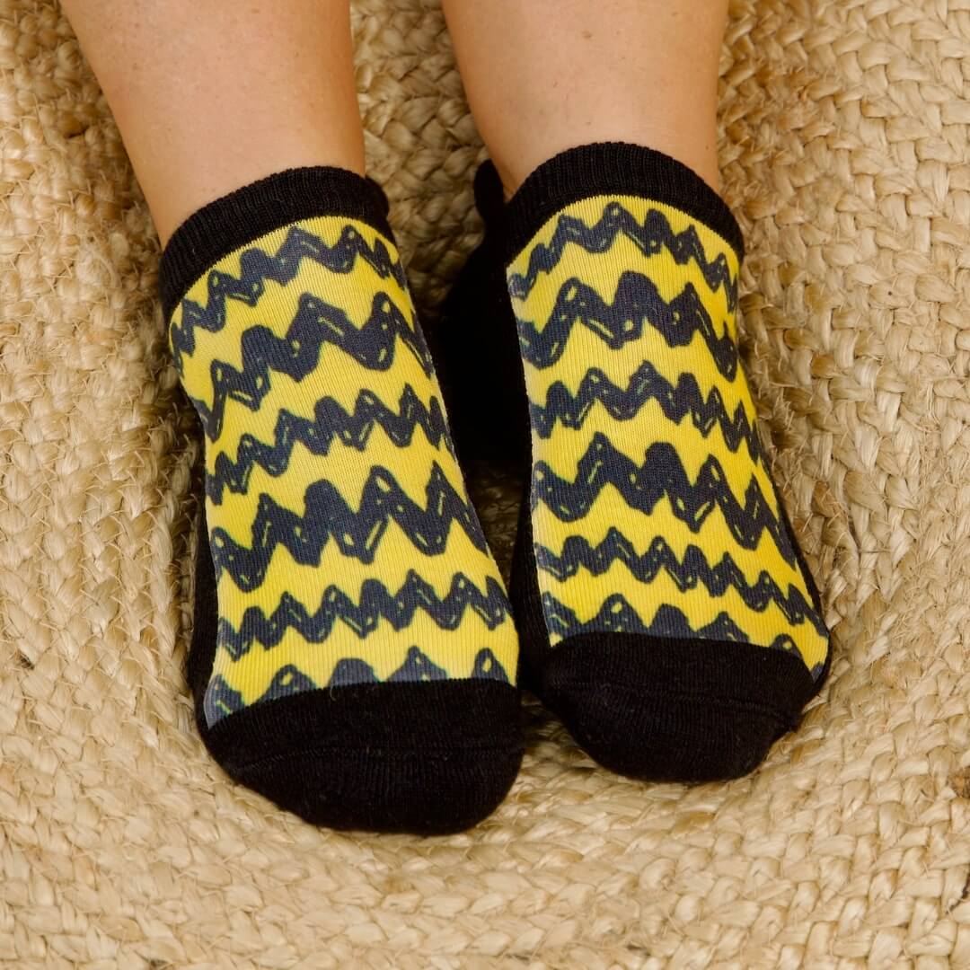 Peanuts zigzag ankle socks