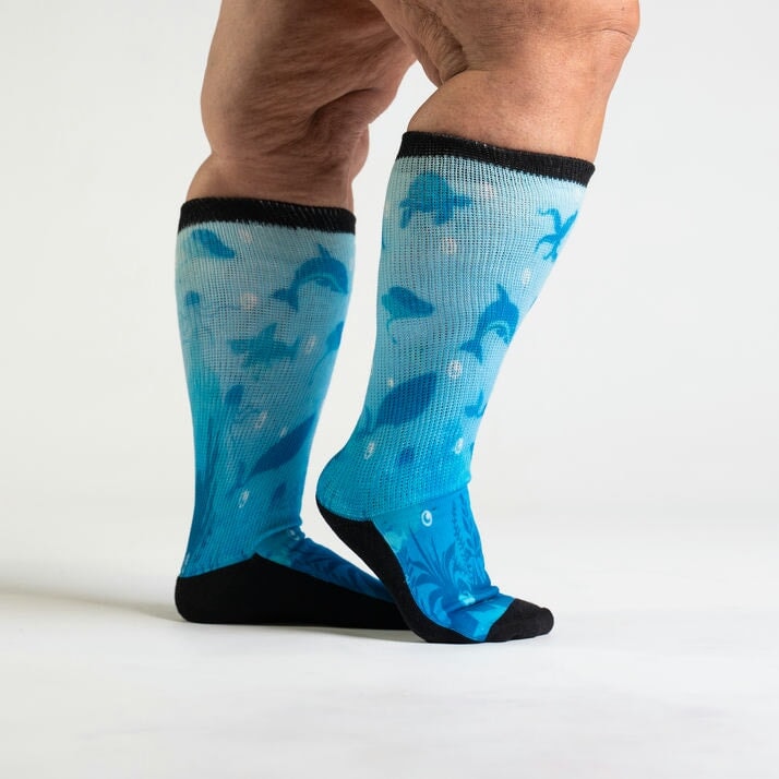 Knee-high non-binding sea socks