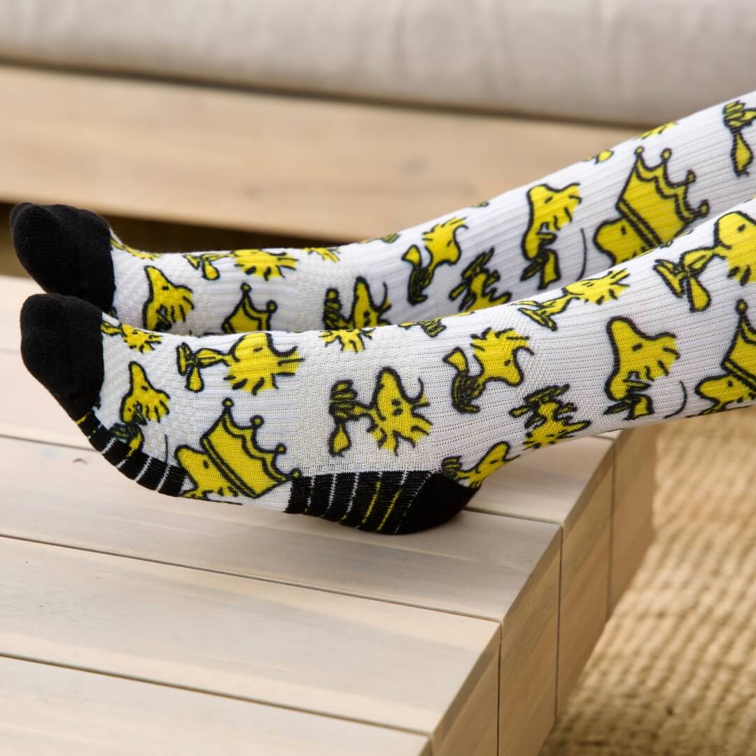 Peanuts Woodstock socks with compression