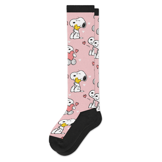 Snoopy holding a heart socks