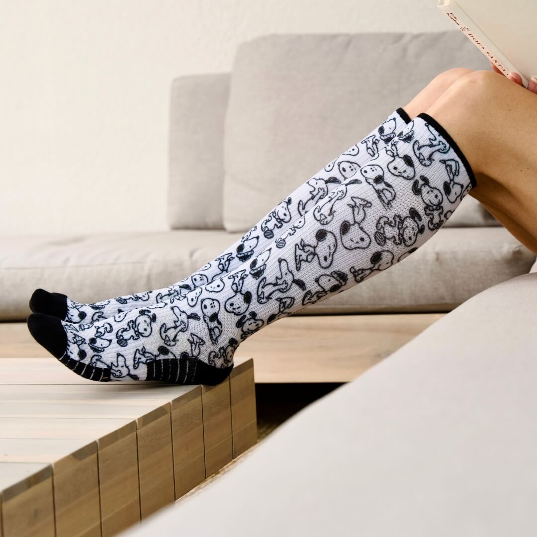 ACRONYM スパイクテープ　スタッズ Snoopy Compression Socks - 12-15 mmHg | Viasox